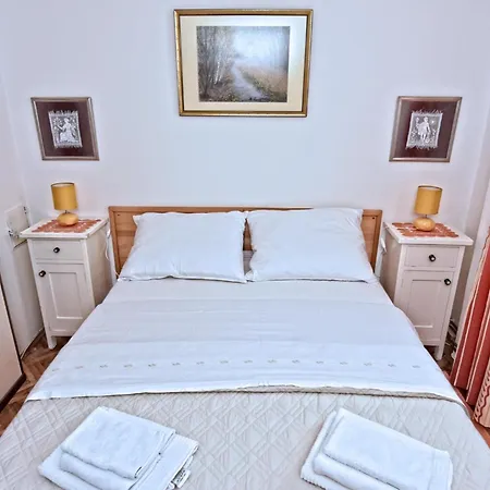 Apartamento Peaceful And Secluded Krk With Terrace *