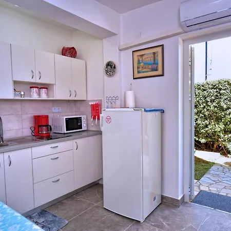 Peaceful And Secluded Krk With Terrace Appartement Krk Town