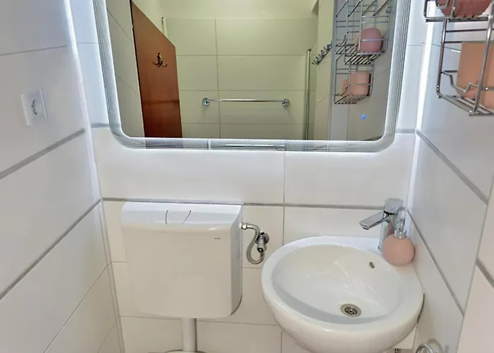 Peaceful And Secluded Krk With Terrace Apartament